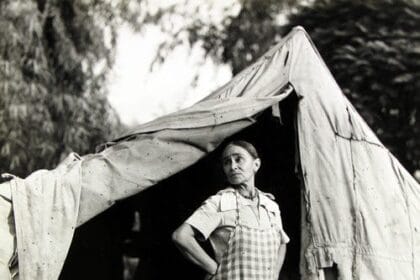 Dorothea Lange, Greek migratory woman living in a cotton camp near Exeter, California, c.1935. Gelatin silver print, printed c.1935