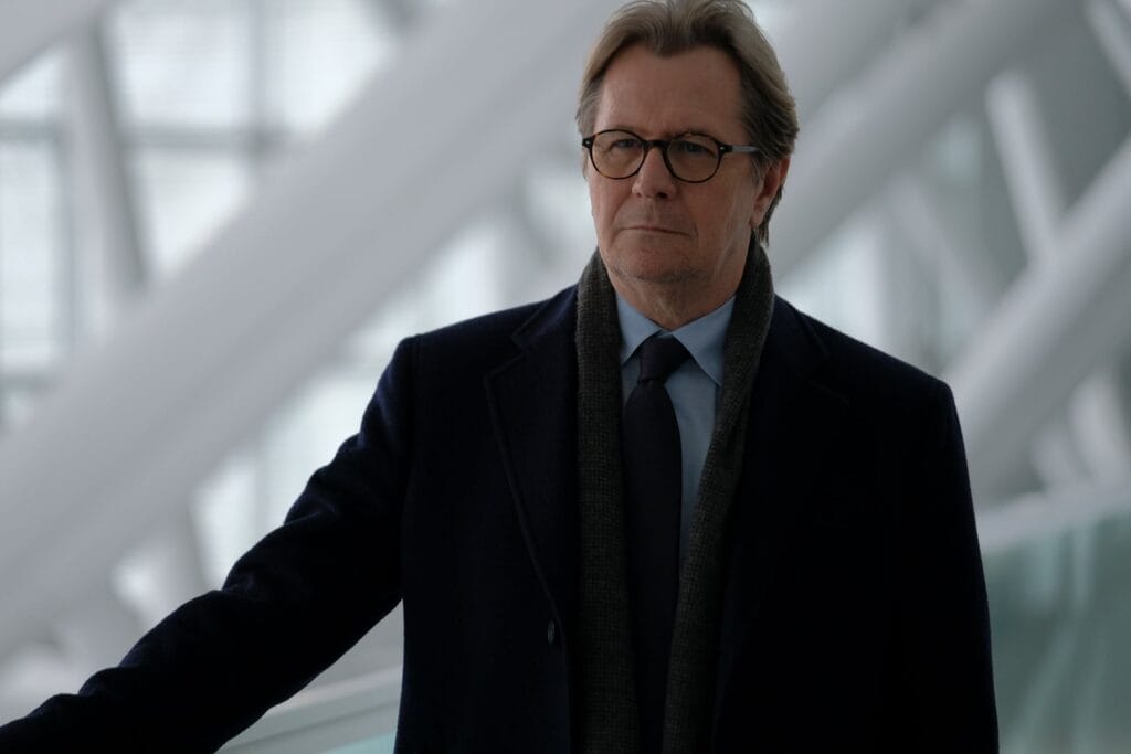 Gary Oldman en Crisis (2021)