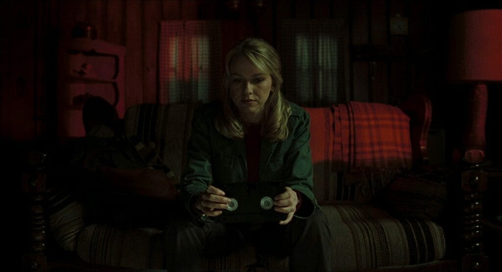 The Ring (La Señal) (2002)