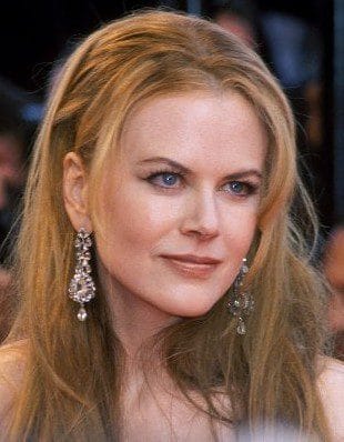 Nicole Kidman. De Rita Molnár, cropped by Machocarioca - crop from Image:Nicole kidman3.jpg, CC BY-SA 2.5, https://commons.wikimedia.org/w/index.php?curid=2109696