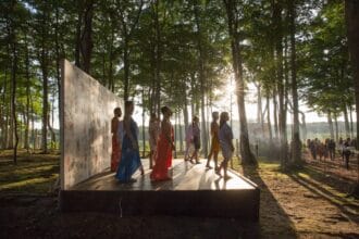 Performance by Marianna Kavallieratos at The Watermill Center. 2017 Photo copyright Chloé Bellemère, courtesy The Watermill Center