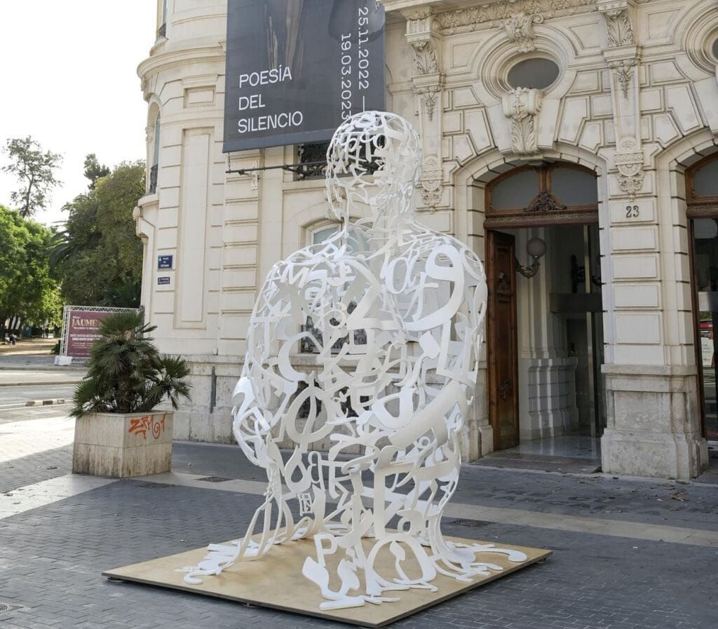 Jaume Plensa, White Nomad