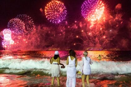 Brasil prevé la asistencia de 2 millones de personas al espectáculo pirotécnico de Nochevieja en Copacabana